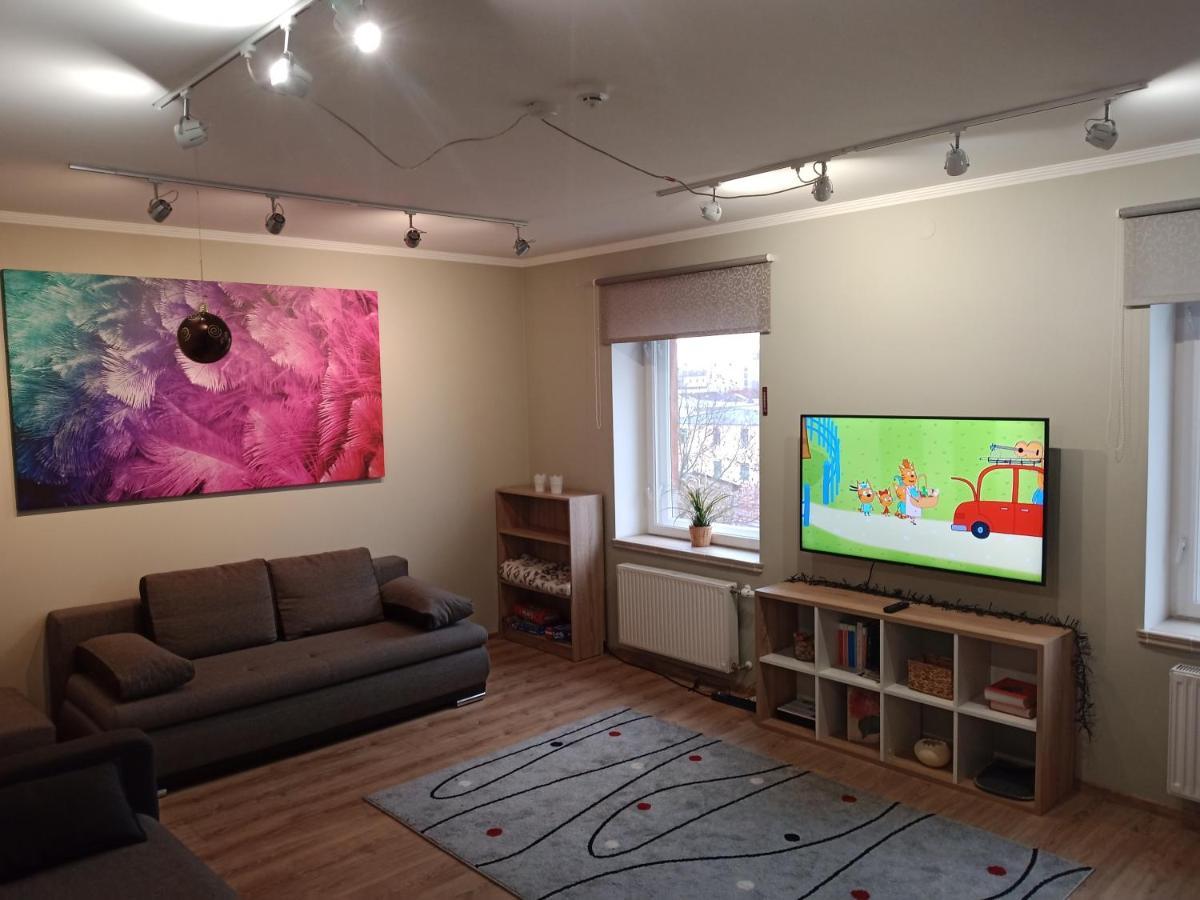 Family Or Group Apartment In Green Center รีกา ภายนอก รูปภาพ