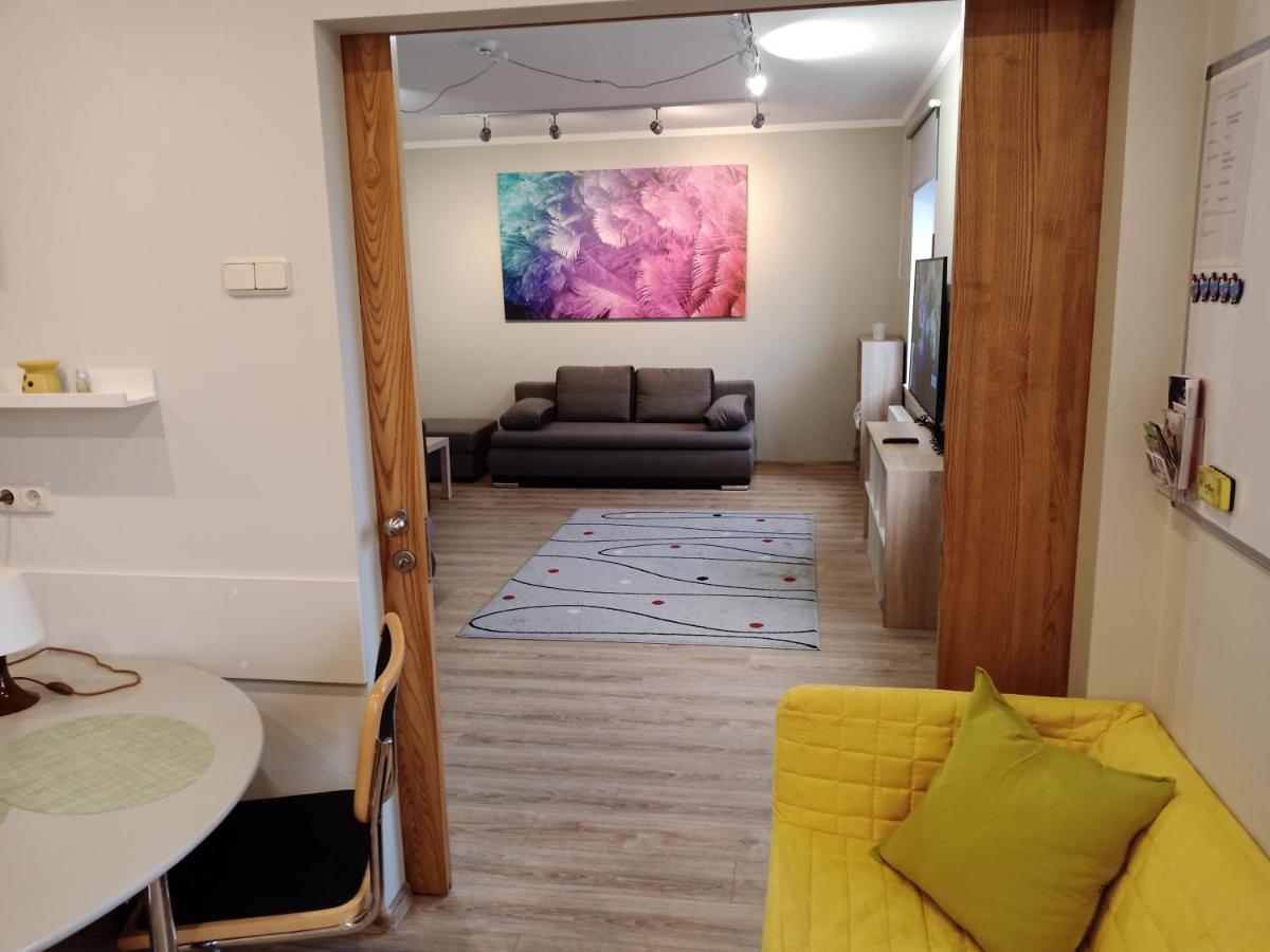 Family Or Group Apartment In Green Center รีกา ภายนอก รูปภาพ