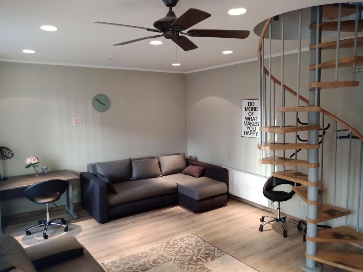 Family Or Group Apartment In Green Center รีกา ภายนอก รูปภาพ