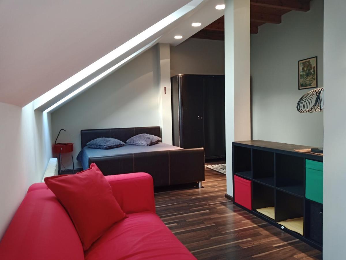 Family Or Group Apartment In Green Center รีกา ภายนอก รูปภาพ
