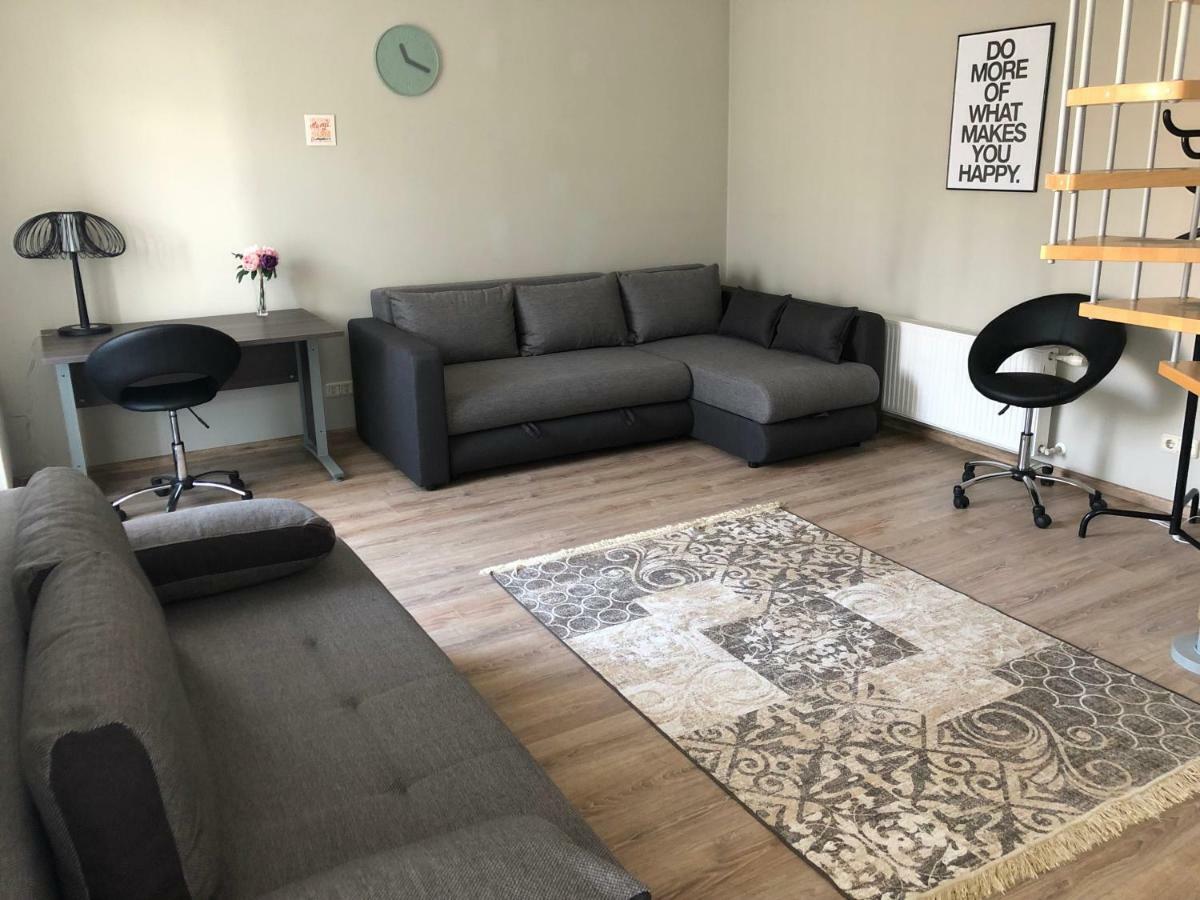 Family Or Group Apartment In Green Center รีกา ภายนอก รูปภาพ